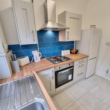 Charming Accommodation Steps From Downtown Liverpool Exterior foto